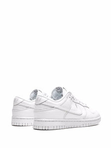 Nike dunk triple white