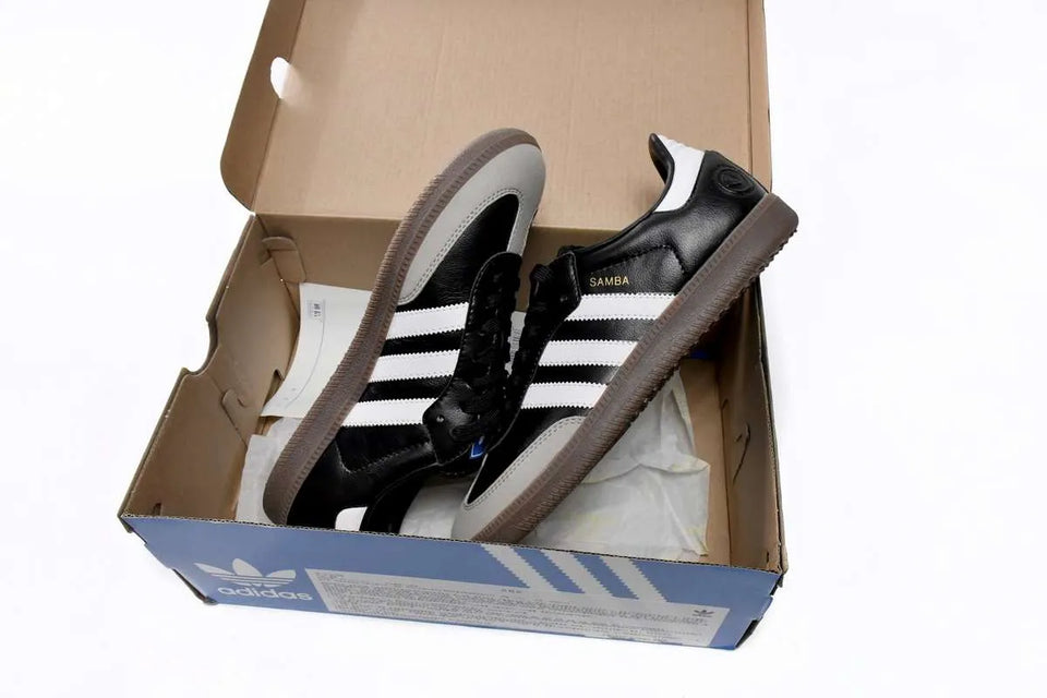 Samba Adidas Negro Blanco puntera gamuza beige