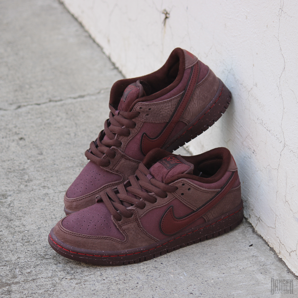 Tenis Nike SB Dunk Low City of Love Burgundy Crush