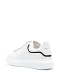 Alexander McQueen
tenis con agujetas oversize