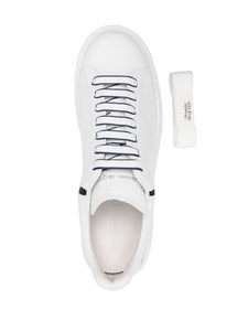 Alexander McQueen
tenis con agujetas oversize