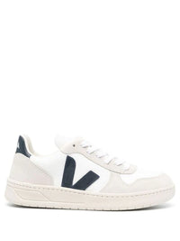 Veja v-10 tenis bajos black and white gamuza