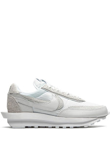 N372O Nike
tenis LDWaffle de Nike x Sacai