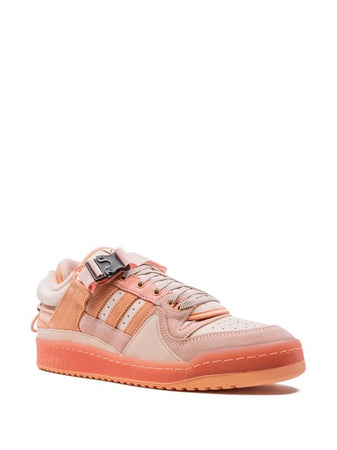 N372O Tenis Sneakers Adidas FORUM BUCKLE LOW "Bad Bunny - Easter Egg" rosa