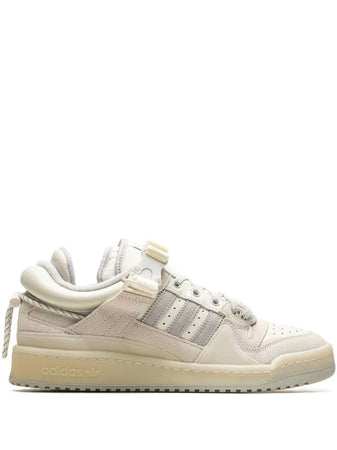 N372O adidas tenis Forum Buckle Low de adidas x Bad Bunny blanco